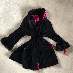 Betray Johnson black velour robe